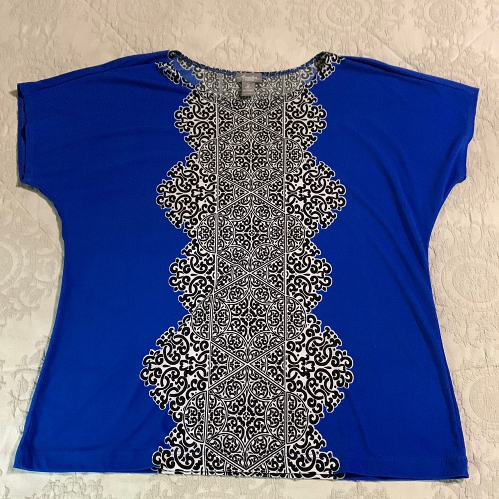 Chicos, size 2, travelers top in blue, black